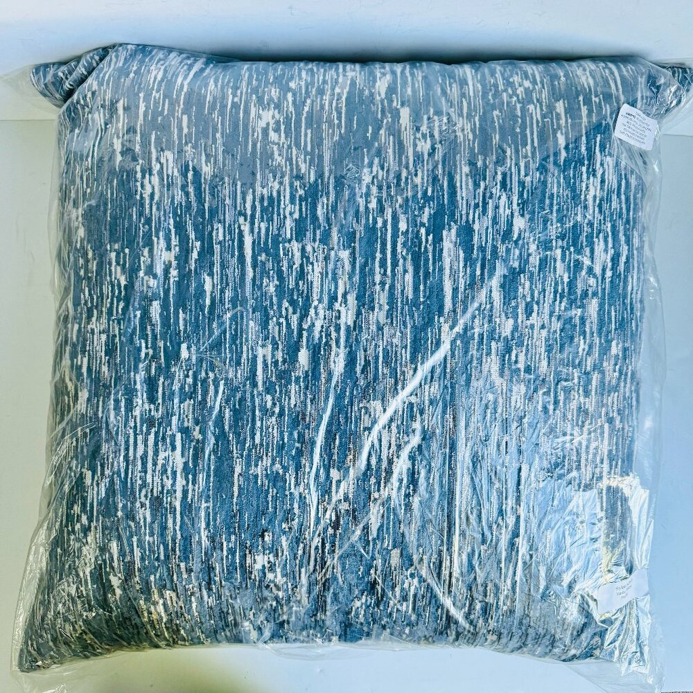 Yanbu Pacific Decorative Throw Pillow - Marine 24" x 24"
